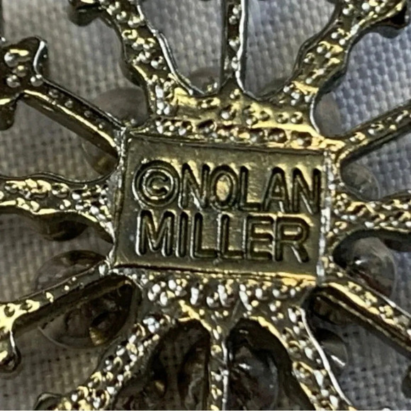 Nolan Miller vintage snowflake earrings - Picture 2 of 5